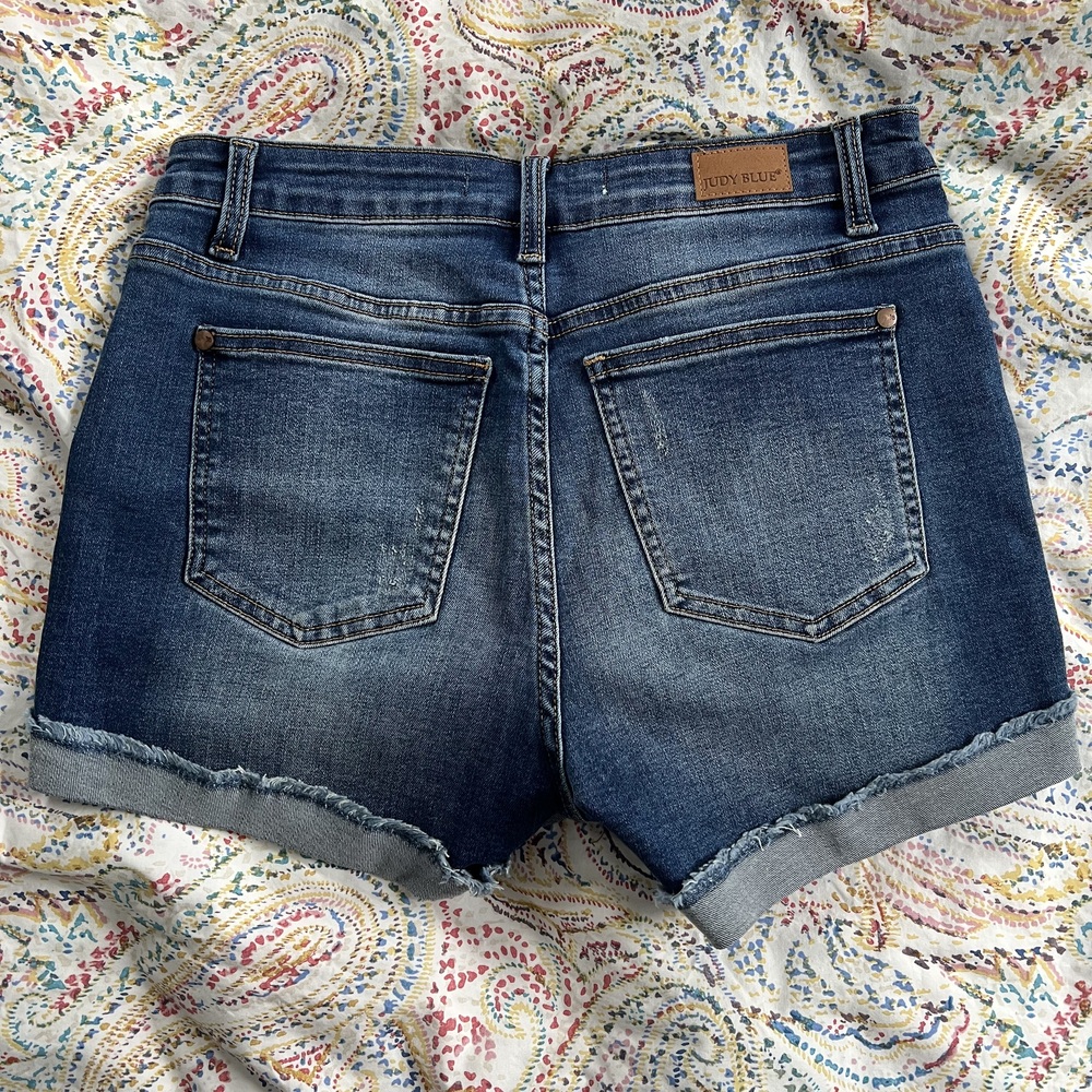 EUC Judy Blue denim cuffed shorts - Picture 4 of 6